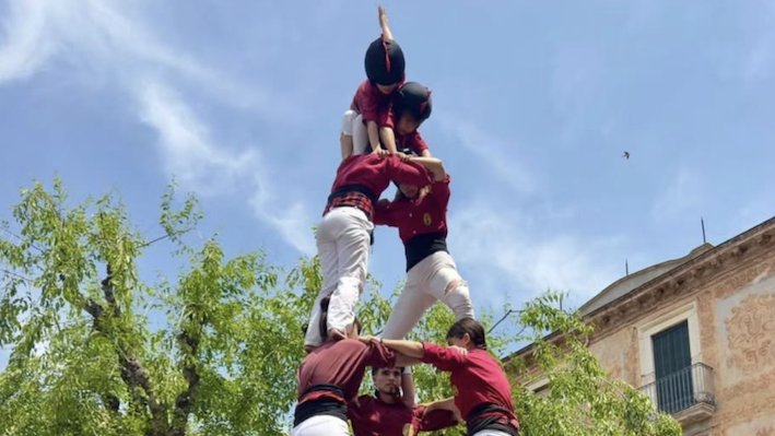 Els Torraires de Montblanc celebren 30 anys de camisa amb una diada castellera i festa popular