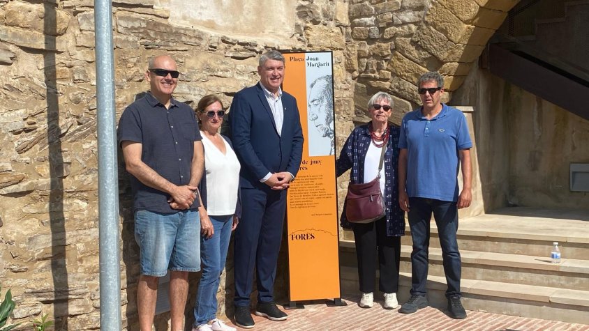 Forès inaugura la plaça Joan Margarit en una emotiva arrencada del festival Poesia i Música