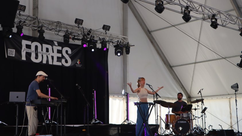 La Ju emociona Forès amb el seu ‘Venus Tour’ en una jornada plena de poesia i música