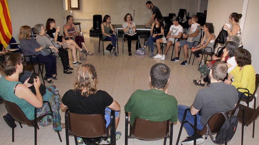 Endavant du a terme l'acte "És de mínims, per una vida digna"
