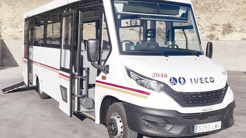 S’inicia el servei de transport adaptat amb una nova empresa