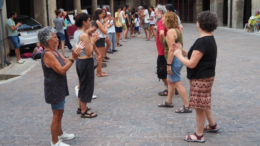Els divendres d’estiu compten amb tardes de folk a Santa Coloma