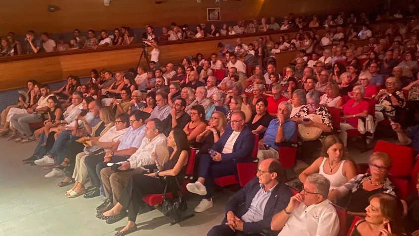 Damià Amorós i el seu pregó tipus pòdcast a la Festa Major de Santa Coloma de Queralt
