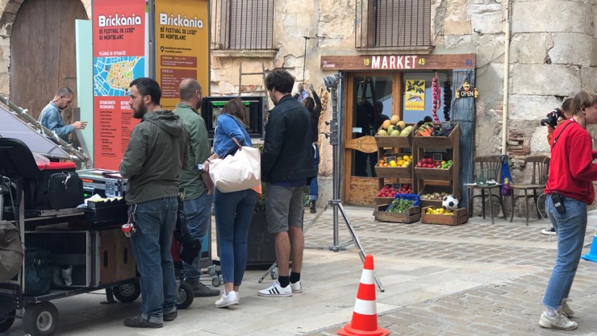 La plaça de Sant Miquel esdevé el plató de gravació d'un anunci publicitari