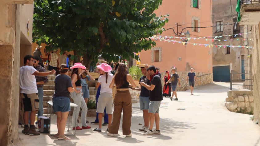Multitudinari concurs de paelles al centre de Lilla
