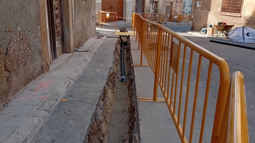 Sarral ja té en marxa les obres per instal·lar nous comptadors de telemesura i millorar la xarxa d'aigua