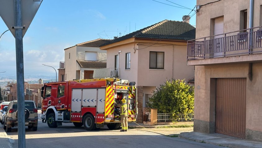 Incendi de xemeneia al carrer Eres de Montblanc