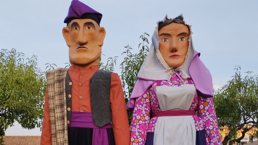 Nova imatge dels gegants del Raval de Cervera, amb en Queralt, qui recollirà els xumets dels infants colomins