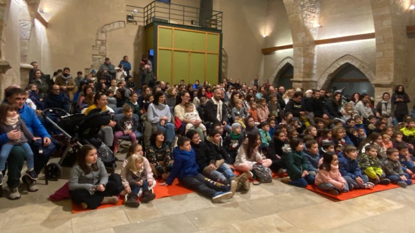 La canalla fa cagar el tió a Montblanc