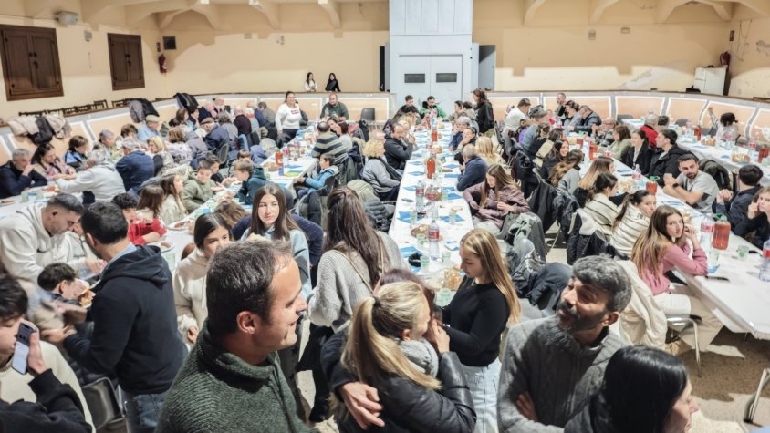 Un centenar de persones participen del sopar del Tocino de Barberà 