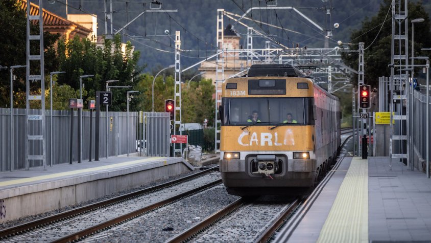 El servei de Rodalies de Catalunya, totalment suspès fins que es confirmi la “seguretat” a tota la xarxa