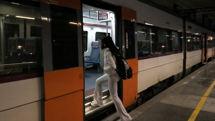 Una incidència al centre de control d'Adif obliga a suspendre la circulació de Rodalies dos cops aquest matí