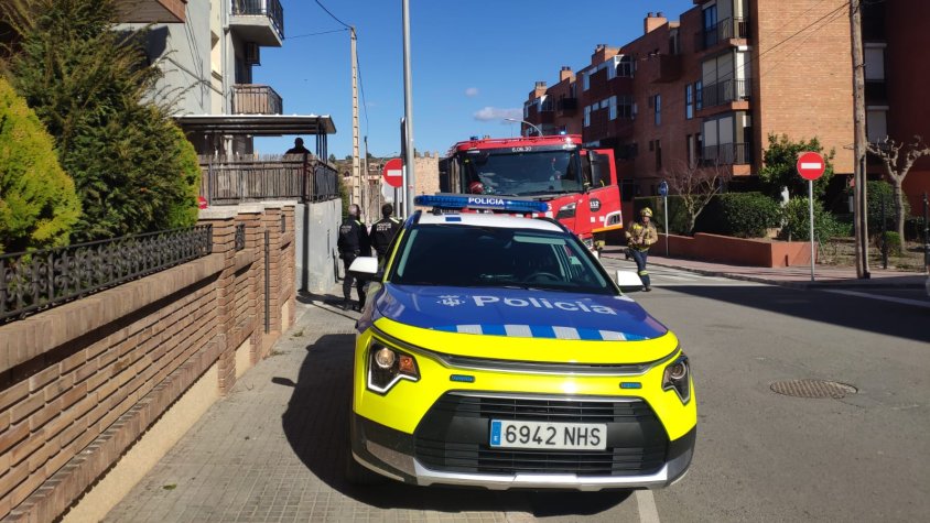 Ensurt a l’avinguda Doctor Folch de Montblanc per una claraboia a punt de desprendre’s