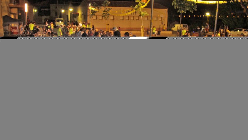 Pira ha viscut un participat Sopar Groc a la plaça 1'Octubre