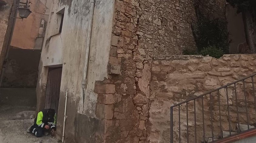 L’Ajuntament de Barberà enderrocarà l’immoble abandonat de la Plaça de l’Església