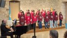 L'Escola Vedruna de Santa Coloma ofereix al castell la cantata KIM-A de Mart