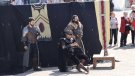 Els espectacles de carrer omplen Montblanc en el tram final de la Setmana Medieval