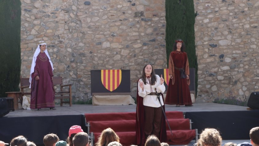 La cantata de la Llegenda de la Princesa i Sant Jordi enamora el públic infantil a Montblanc