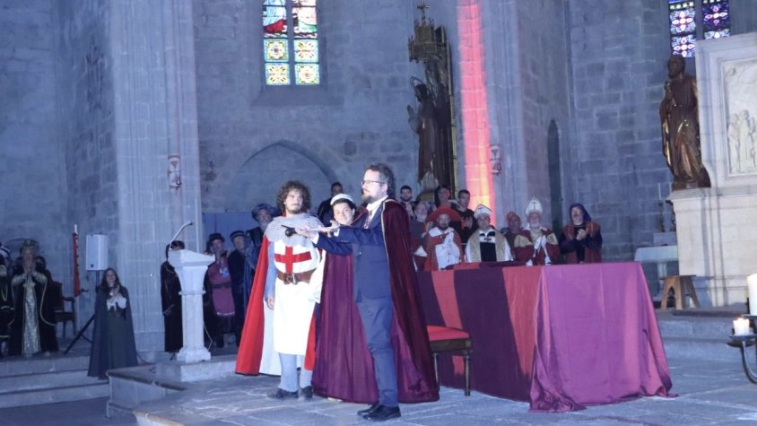 Les Corts Catalanes de 1414 i el lliurament de l'espasa d'honor a Plataforma per la Llengua tanquen la 39a Setmana Medieval