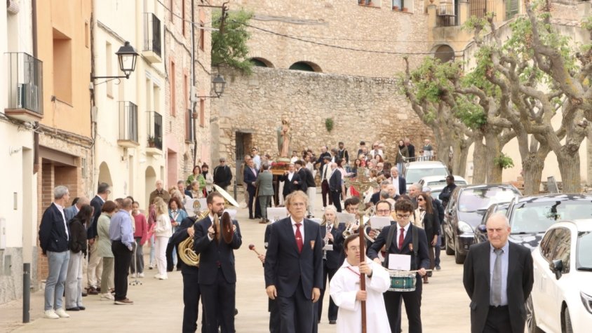 La processó, l'ofici i el vermut musical centren els actes de dissabte de la Festa del Roser de Barberà