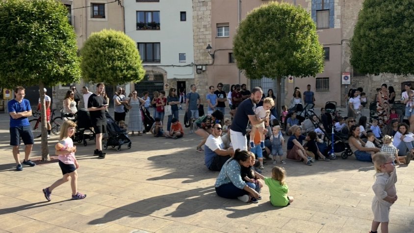 Se celebra l’espectacle familiar ‘La meva amiga girafa’ a Montblanc
