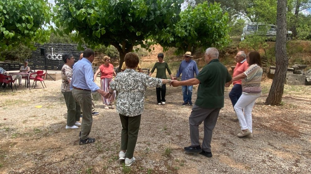 Sardanes i dinar per cloure el 52è aplec de l'ermita dels Sants Metges